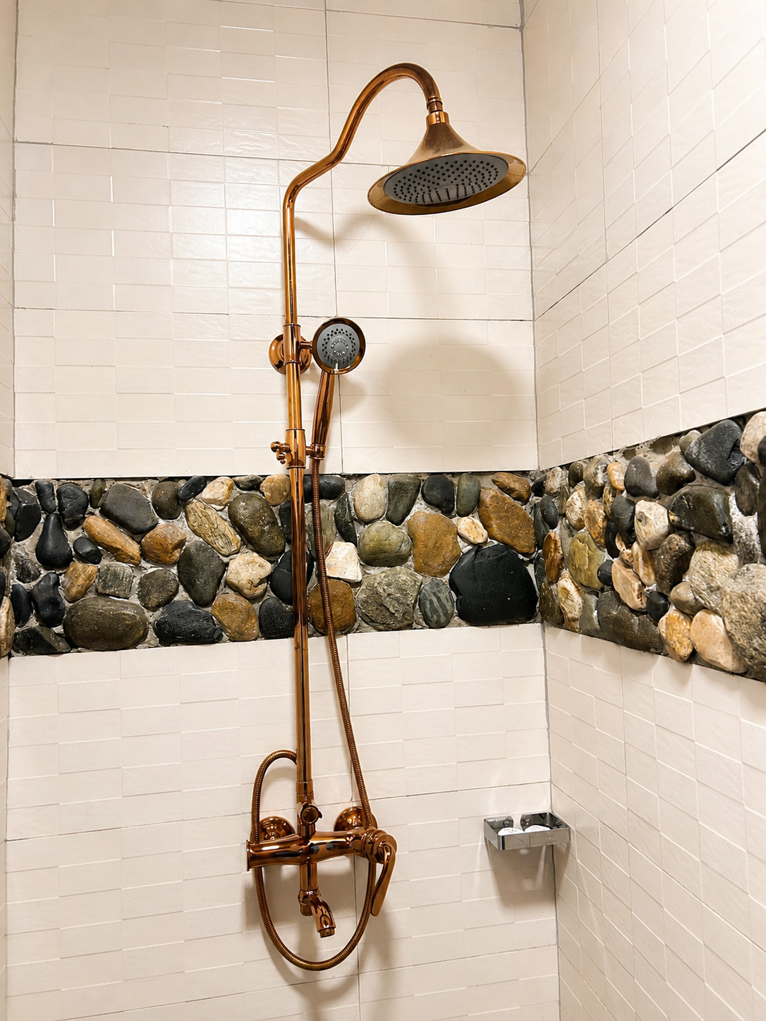 Kibalama cottage ensuite bathroom shower head at Warujojo Safari Lodge